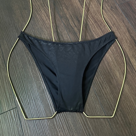 🔥 HUGE LOT - 6 Pairs Cleo the Hurricane Scrunch-Bum Dance Shorts | M/L - Picture 6 of 12